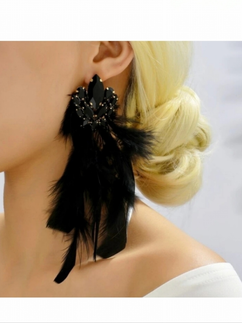 🎀Black Feather Earings With Jewel Embellishments Statement Earings